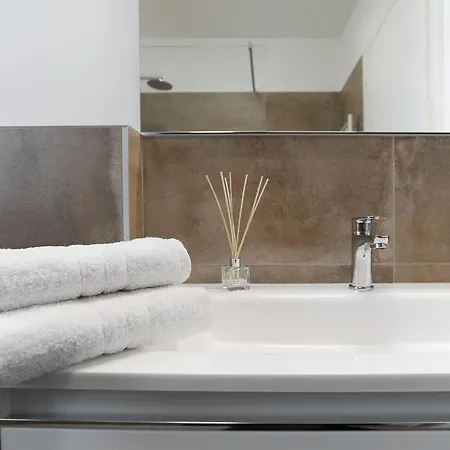 Dama 2 Apartament
