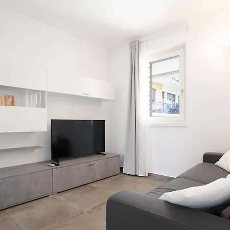 Apartment Dama 2 *